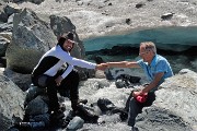 70 Alla bocca del ghiacciaio il torrente esce impetuoso